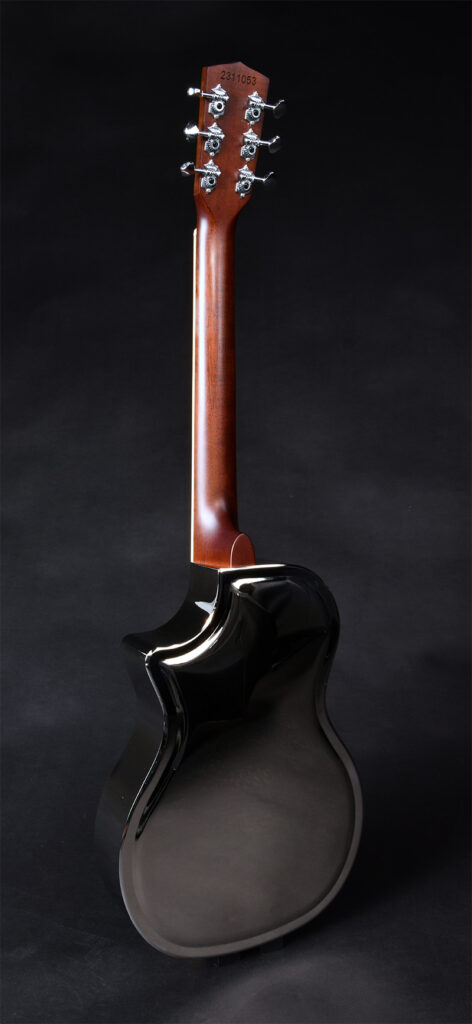 GUITDOBJOH012_c.jpg