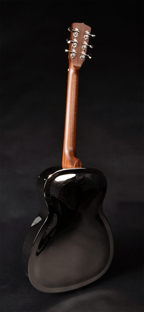 GUITDOBJOH013_c.jpg