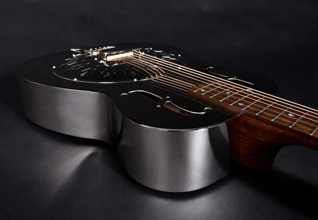 GUITDOBJOH013_d.jpg